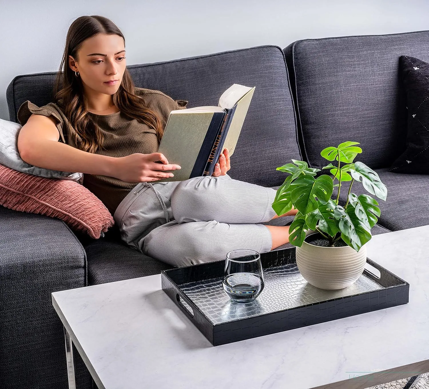 18"x12" Silver & Black Glossy Crocodile Faux Leather Serving Tray Beautiful Modern Elegant Decorative Tray with Handles Ottoman Coffee Table Tv Remote Storage for All Occasion's