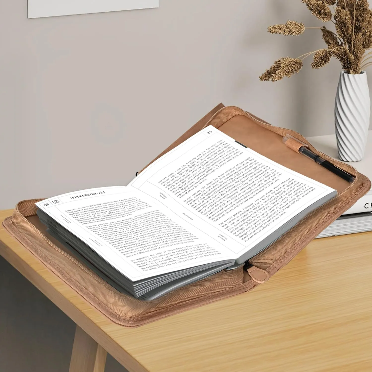Bible Cover case Woman with Detachable Wristband, Flower Bible Cover, PU Leather Large Size Bible Bag, Durable Bible Carrying Case Detachable Wristband, Ideal Gift for Women and Men (Brown)