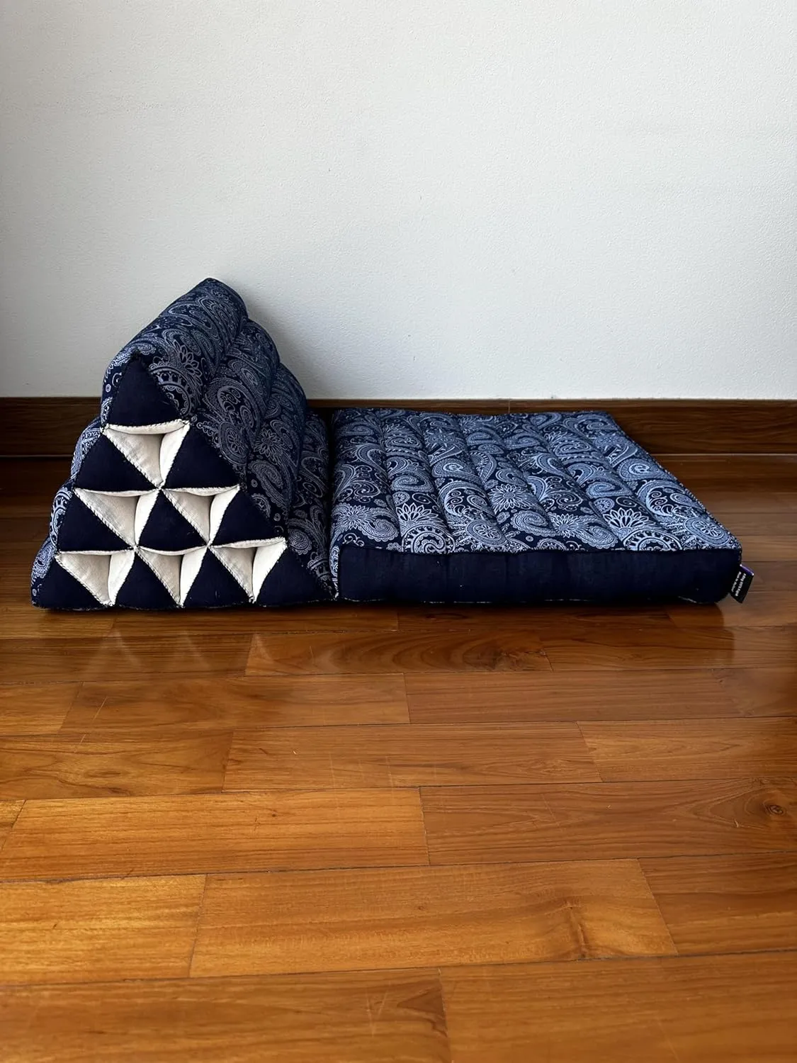 Leewadee 1-Fold Mat with Triangle Cushion – Comfortable TV Pillow, Foldable Mattress with Cushion Made of Kapok, 30 x 20 inches, Blue White