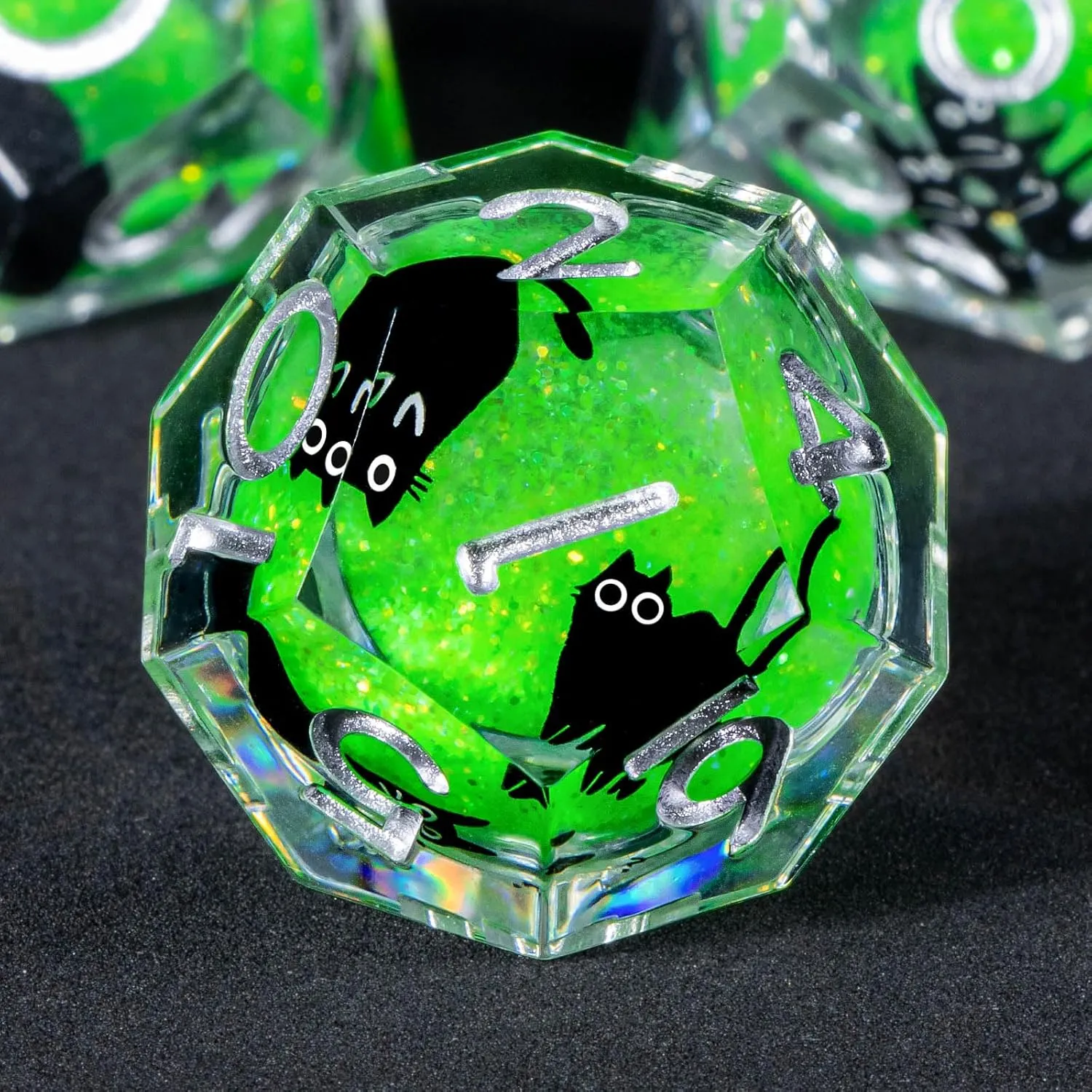 OUKELANWO Cat Liquid Core DND Dice Set, Green 7 Pcs Resin D&D Dice, Sharp Edged Role Playing Dice D20 D12 D10 D8 D6 D4