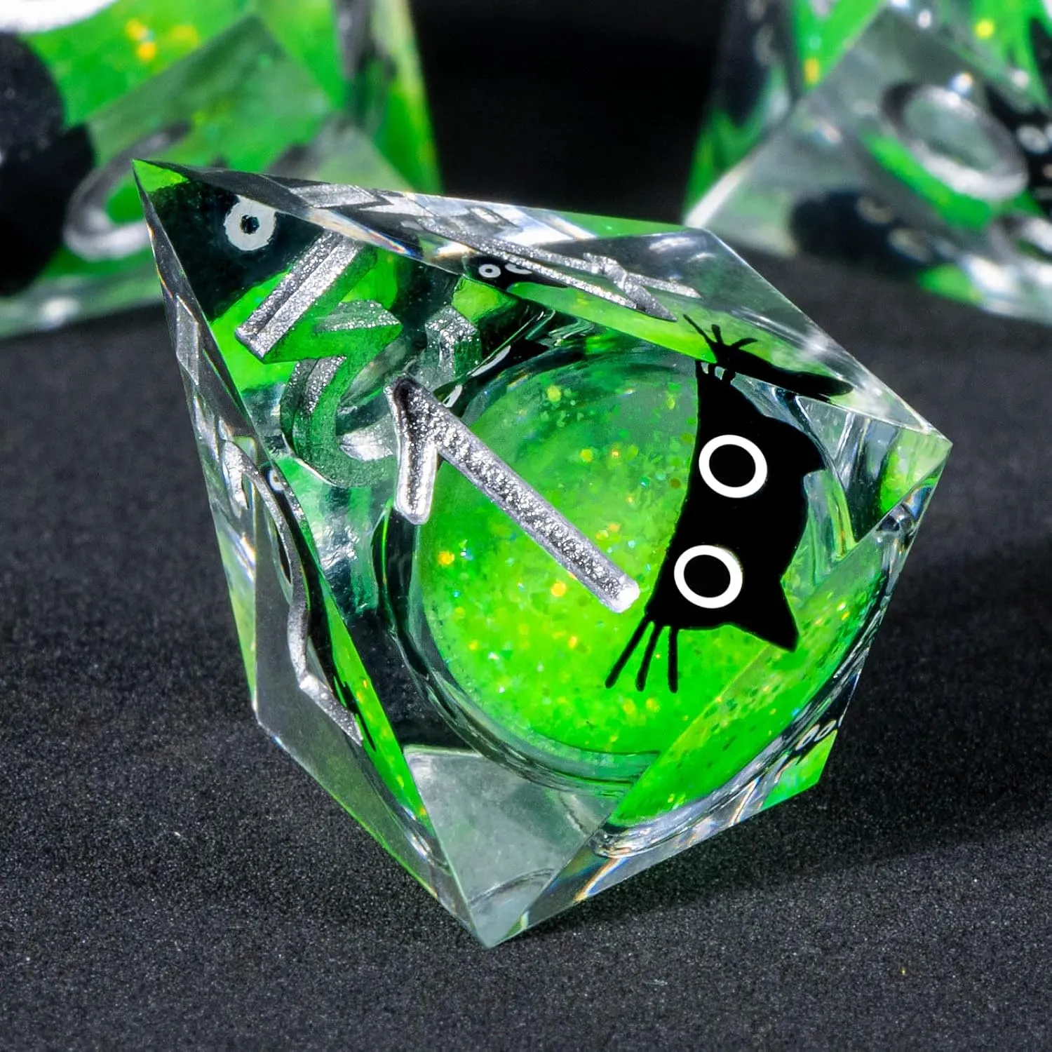 OUKELANWO Cat Liquid Core DND Dice Set, Green 7 Pcs Resin D&D Dice, Sharp Edged Role Playing Dice D20 D12 D10 D8 D6 D4