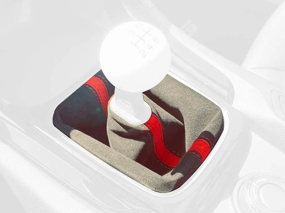 RedlineGoods Shift Boot Compatible with Holden Commodore VF 2013-17. Tailor Made - not Universal. Genuine top-Grade Italian Black Leather with Black Thread