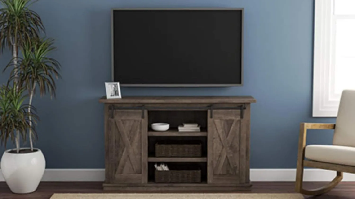 Signature Design by Ashley Arlenbry Farmhouse TV Stand, Fits TVs up to 52" with Sliding Barn Doors, Weathered Oak Gray