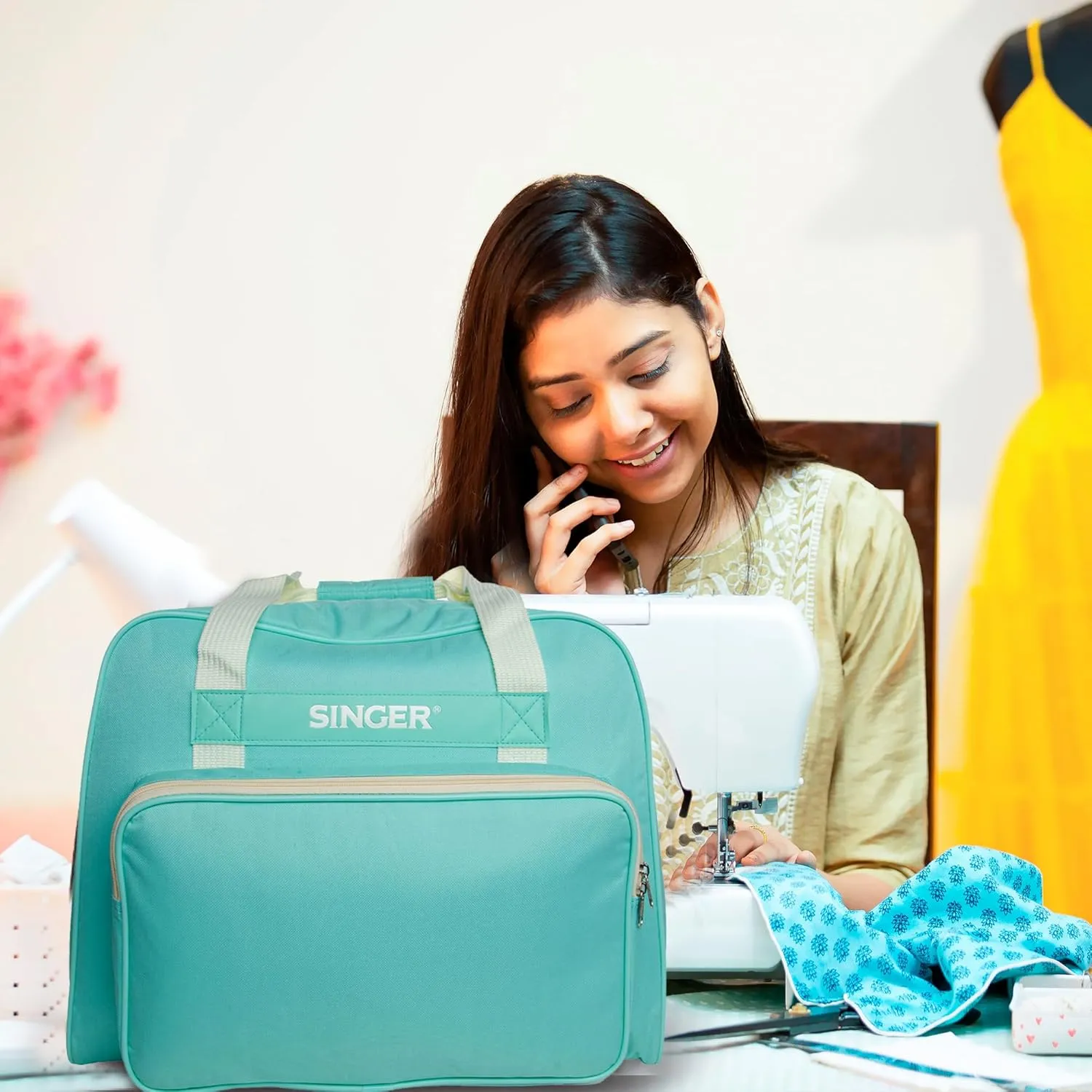 SINGER | Machine Carrying Case, Teal Color, Spacious Case Fits Most Standard Sewing Machines and Sergers, Fully-Padded Interior, Durable Canvas Exterior, Easy Zip, Large Front Pocket, Easy Transport