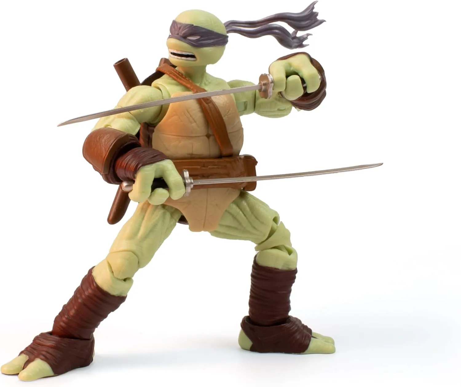 Teenage Mutant Ninja Turtles BST AXN v2 IDW Inspired Leonardo 5-inch Action Figure & Limited Edition IDW Leonardo Comic Book
