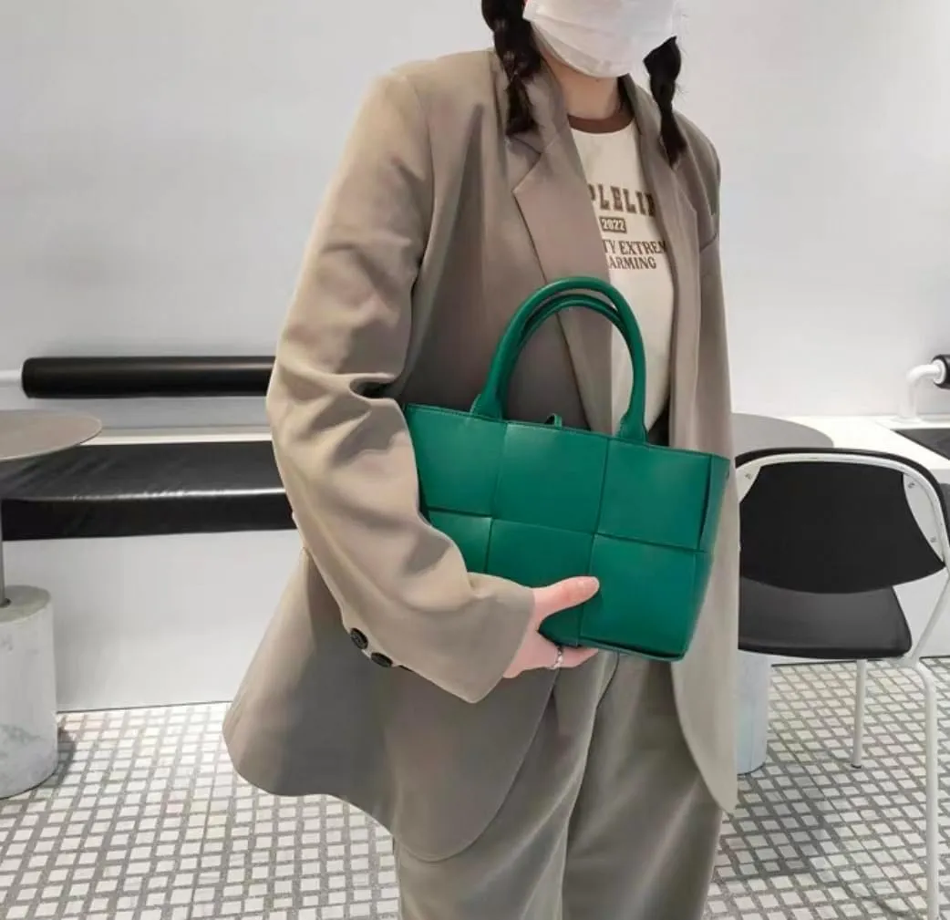 Women's Leather Woven Large Capacity Totes Handbag Commuting Hand Carry Shoulder Crossbody Bag Pillow Bag Versatile Hobo