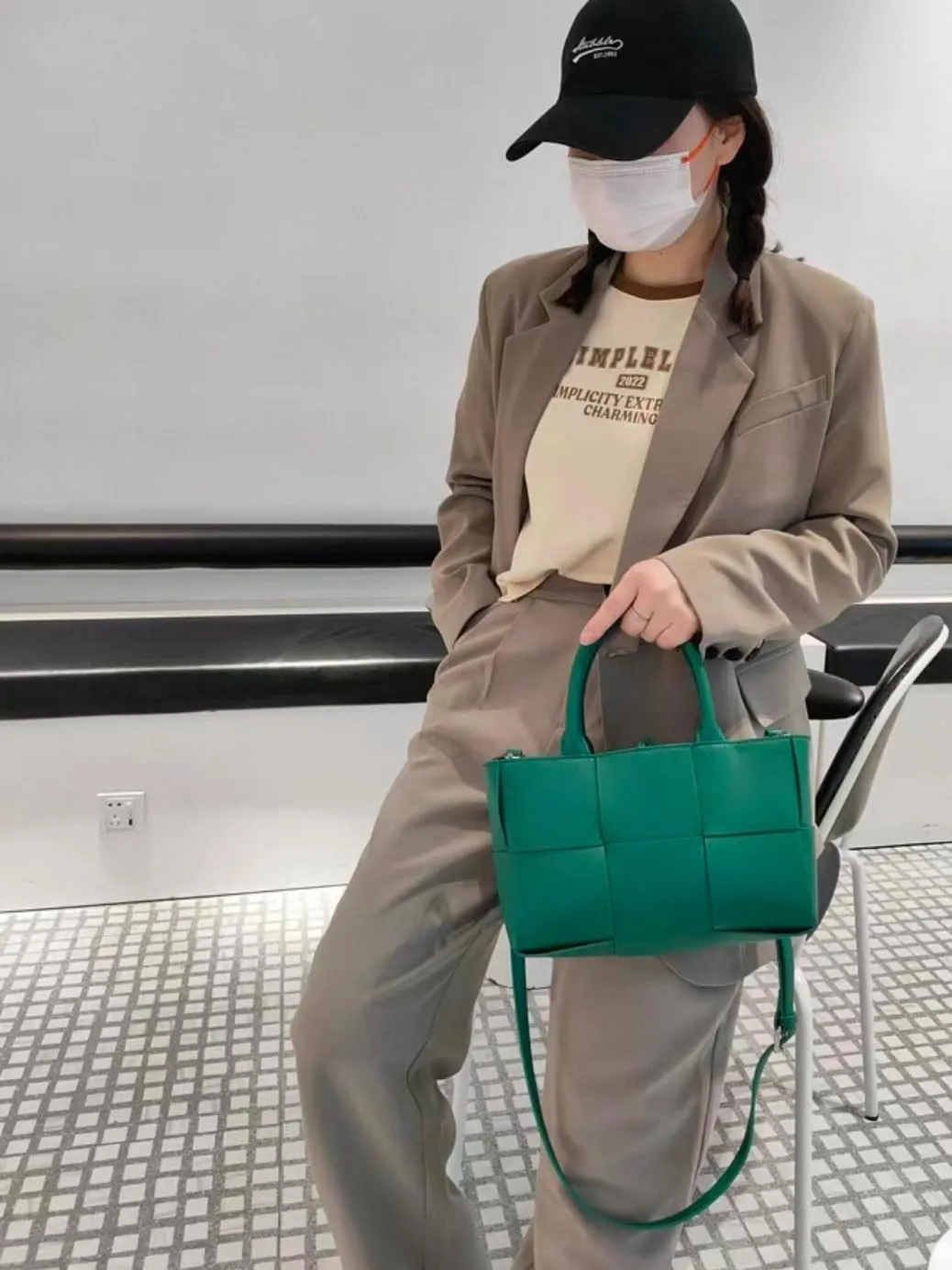 Women's Leather Woven Large Capacity Totes Handbag Commuting Hand Carry Shoulder Crossbody Bag Pillow Bag Versatile Hobo