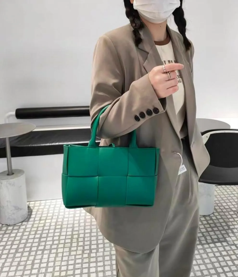 Women's Leather Woven Large Capacity Totes Handbag Commuting Hand Carry Shoulder Crossbody Bag Pillow Bag Versatile Hobo
